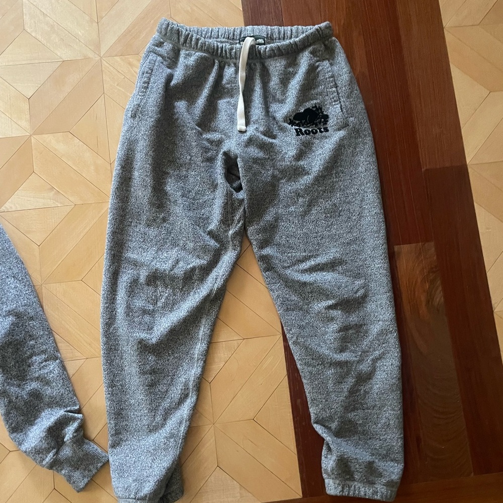 Roots Gray Sweatpants with Elastic Waistband and Tapered Ankles
